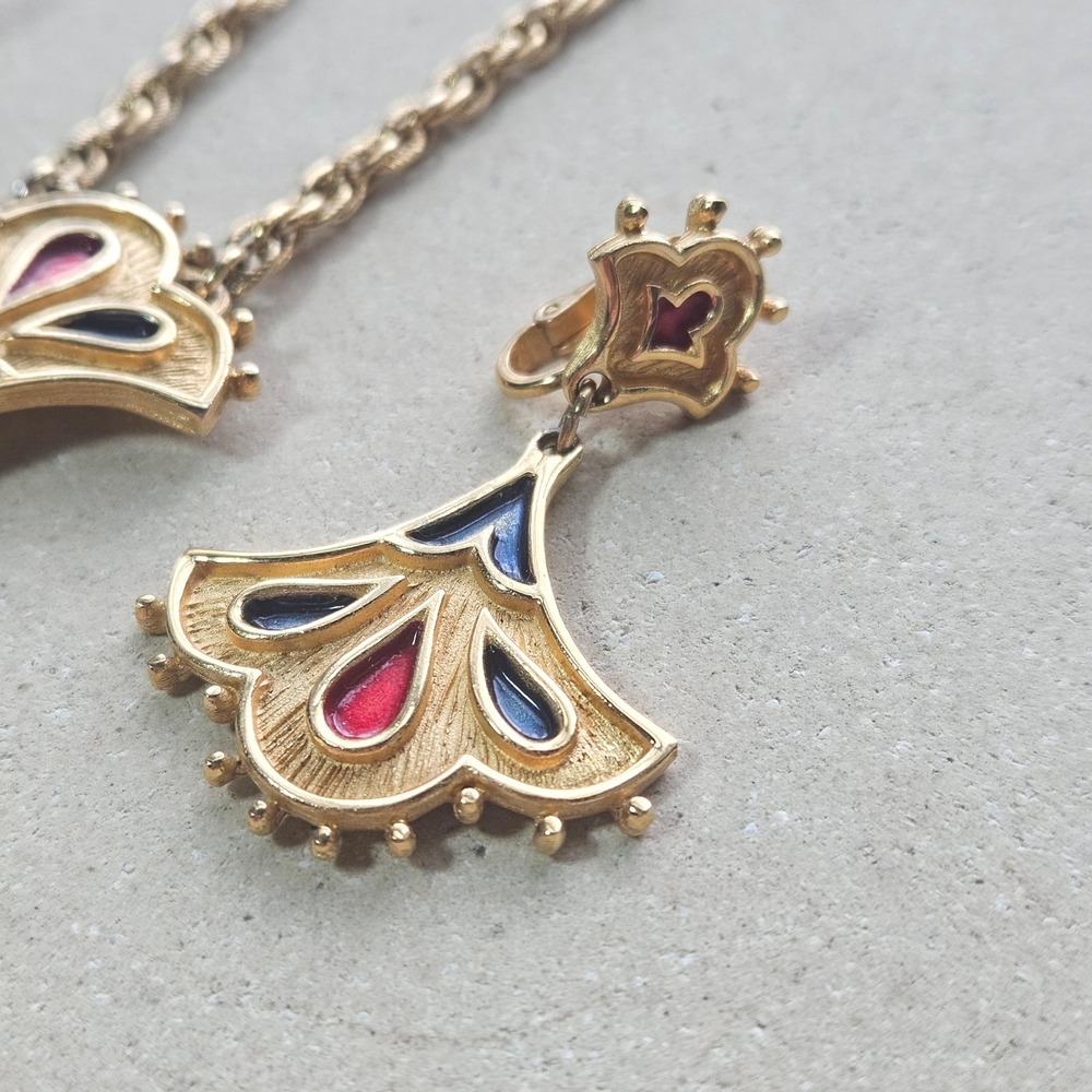 Vintage Kramer of New York Enamel Pendant Necklace Clip-On Earrings Set Gold - Picture 4 of 7